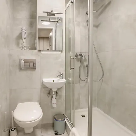 Lägenhet New! With 3 Beds - Easy Access To Airport, Center & Wum