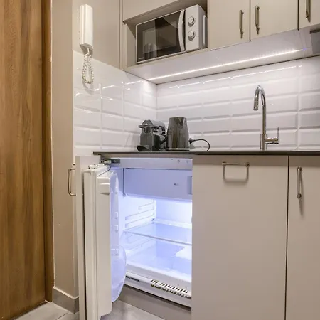 New! With 3 Beds - Easy Access To Airport, Center & Wum Lägenhet Warszawa