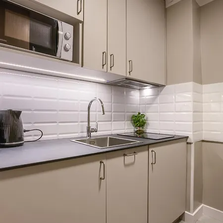 New! With 3 Beds - Easy Access To Airport, Center & Wum Appartamento *