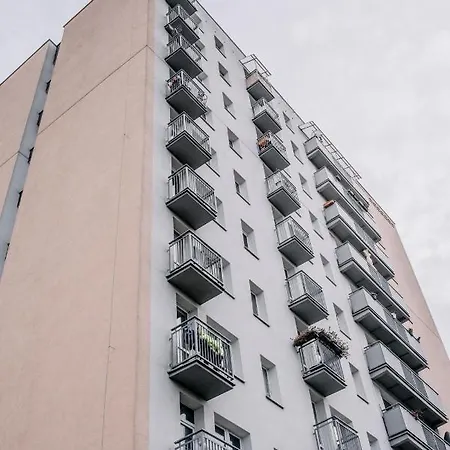 New! With 3 Beds - Easy Access To Airport, Center & Wum Lägenhet Warszawa