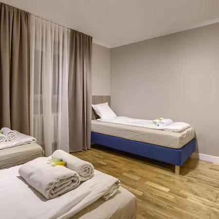 New! With 3 Beds - Easy Access To Airport, Center & Wum