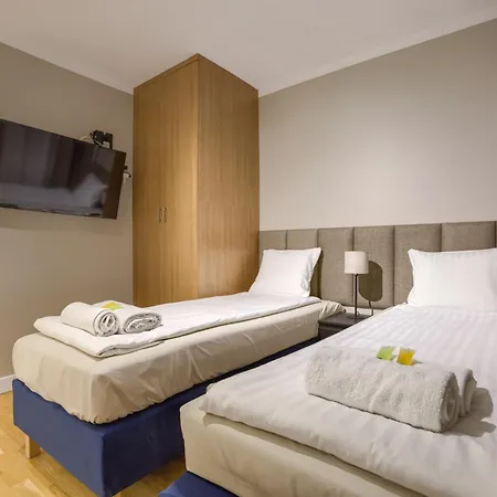 New! With 3 Beds - Easy Access To Airport, Center & Wum 아파트