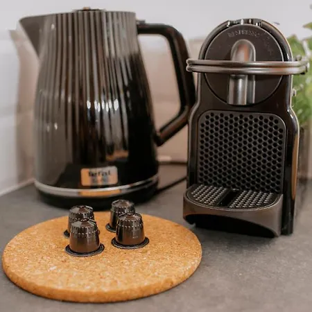 New! With 3 Beds - Easy Access To Airport, Center & Wum