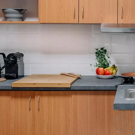 New! With 3 Beds - Easy Access To Airport, Center & Wum