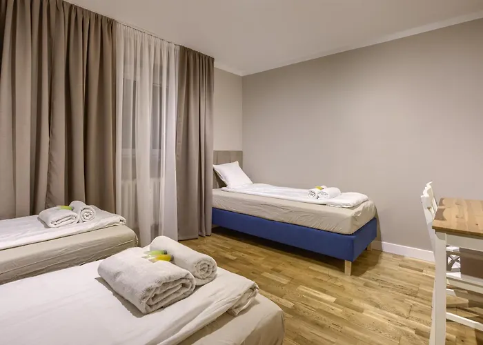 New! With 3 Beds - Easy Access To Airport, Center & Wum