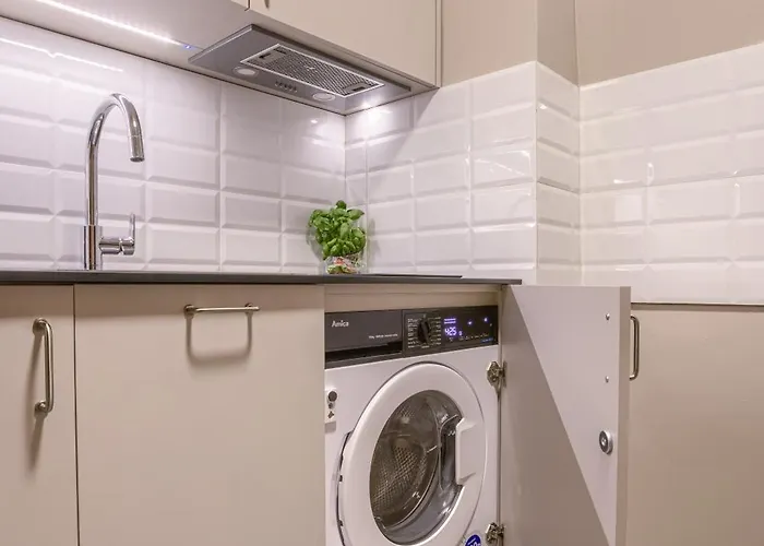 New! With 3 Beds - Easy Access To Airport, Center & Wum