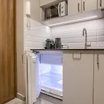 New! With 3 Beds - Easy Access To Airport, Center & Wum Lägenhet Warszawa
