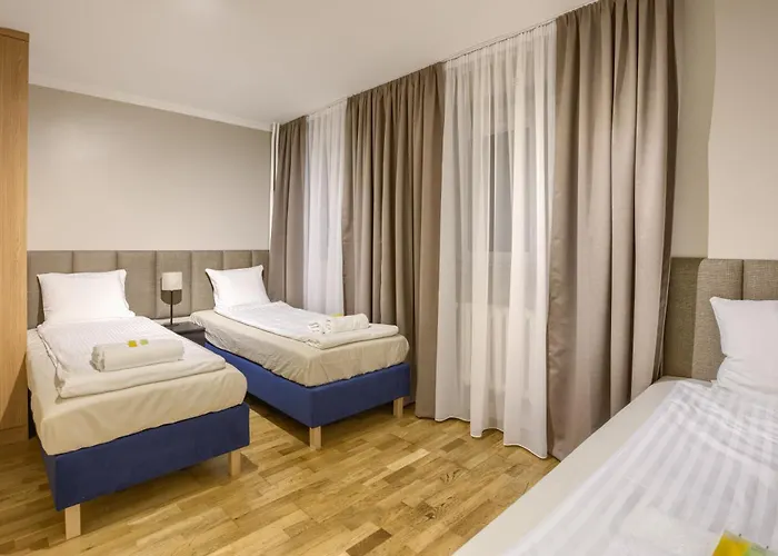 Apartment New! With 3 Beds - Easy Access To Airport, Center & Wum