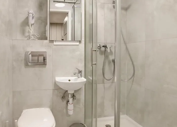 Apartment New! With 3 Beds - Easy Access To Airport, Center & Wum