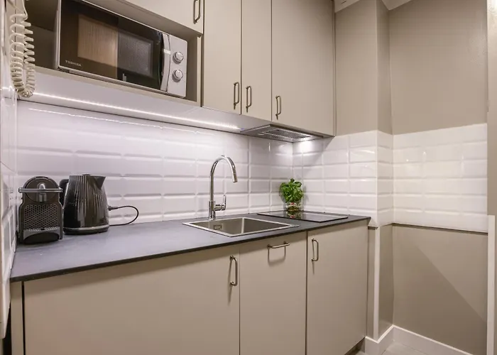 New! With 3 Beds - Easy Access To Airport, Center & Wum Apartment *